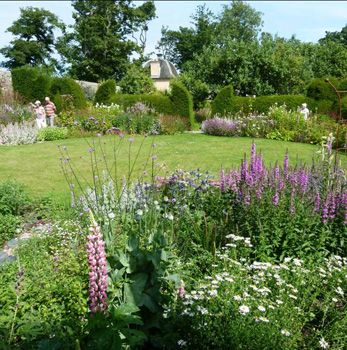 Formal garden at Wormiston House